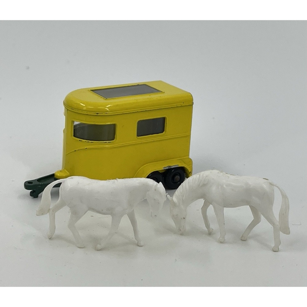 Lesney Matchbox Series Yellow Pony Horse Trailer‎ No. 43 with 2 Ponies Vintage